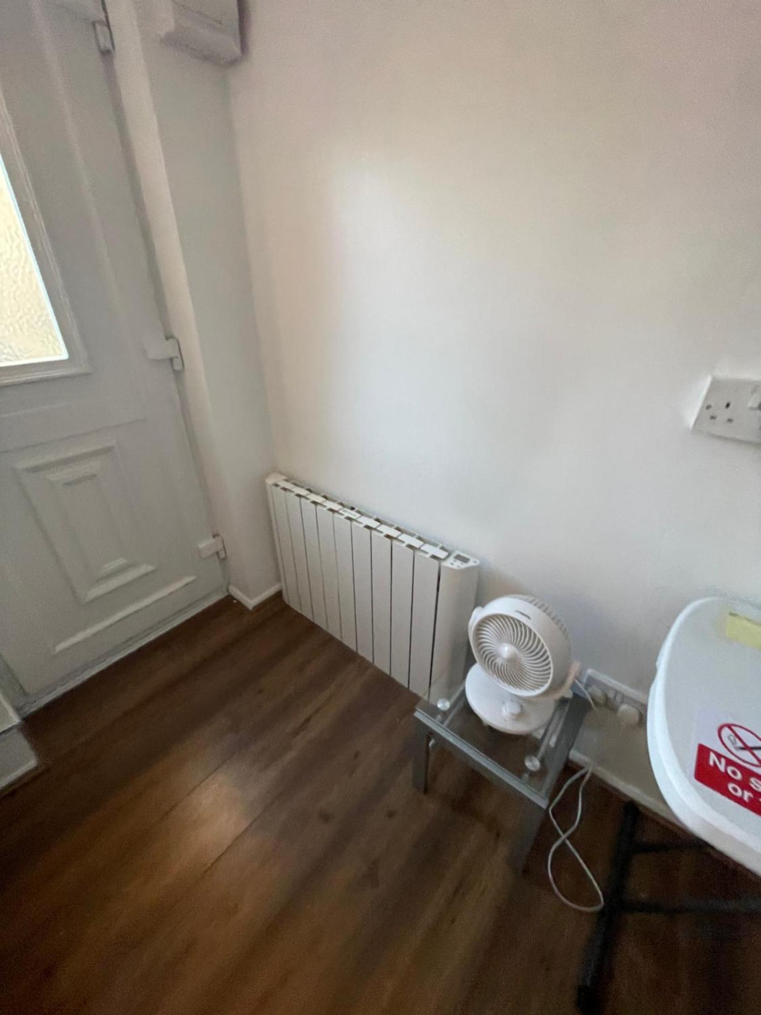 Fantastic Studio, Private Bathroom And Mini Kitchen. Thamesmead  Exterior foto